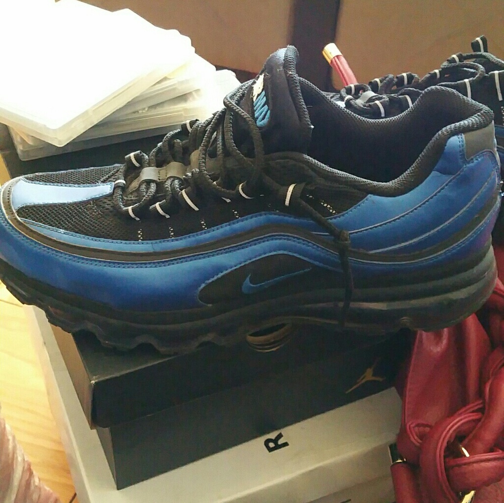 Men Nike Air max. ..